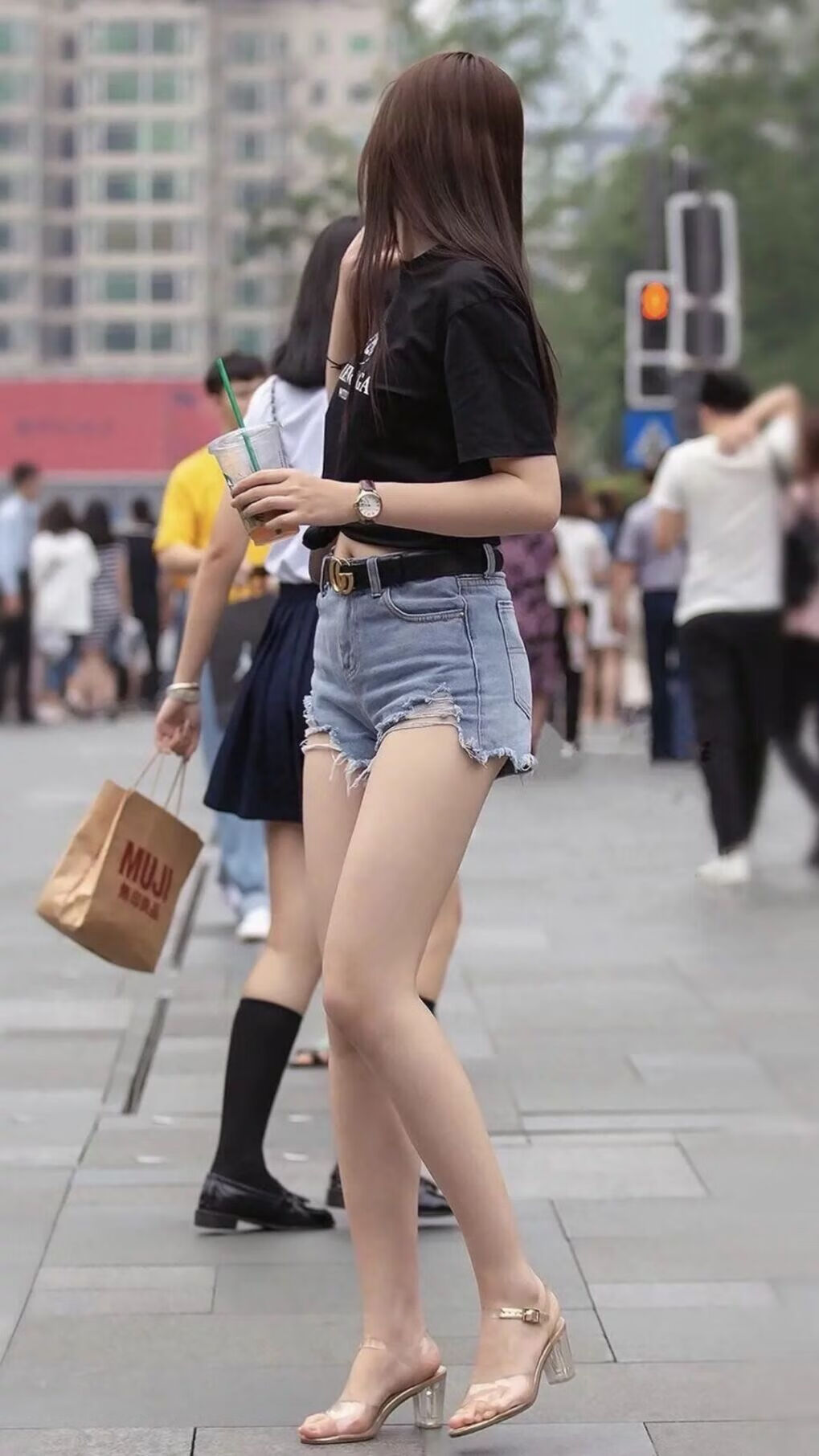 未来“足球皇帝”之路：新秀崭露头角，足坛未来